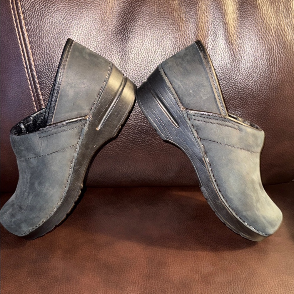 Blue Dansko Slip-On clogs Shoes. Size 38.  Very good condition
